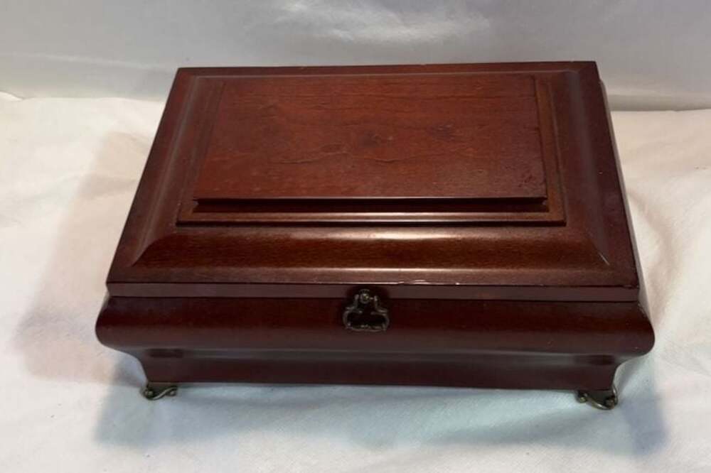 Vintage 1998 The Bombay Company Wooden Musical Jewelry Box
